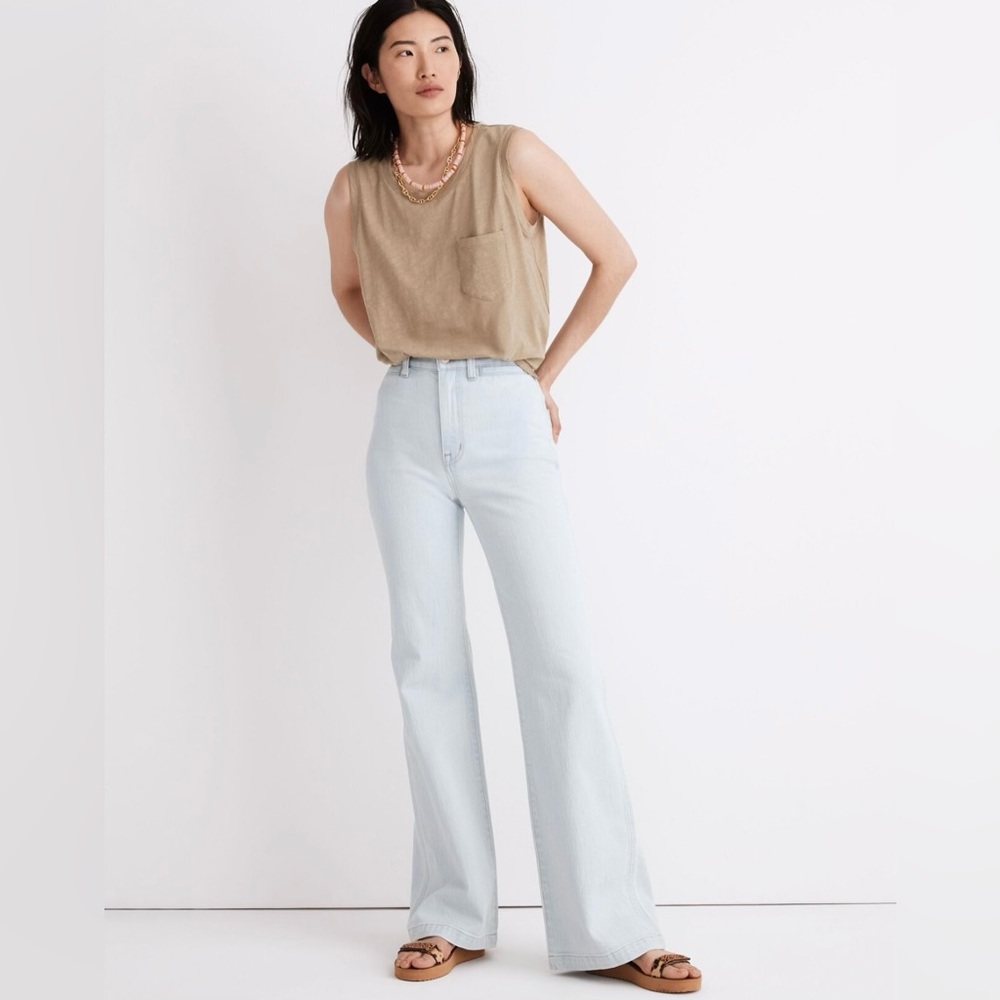 Madewell 11" High-Rise Flare Jeans in Hanford Wash: Welt Pocket Edition, size 28
